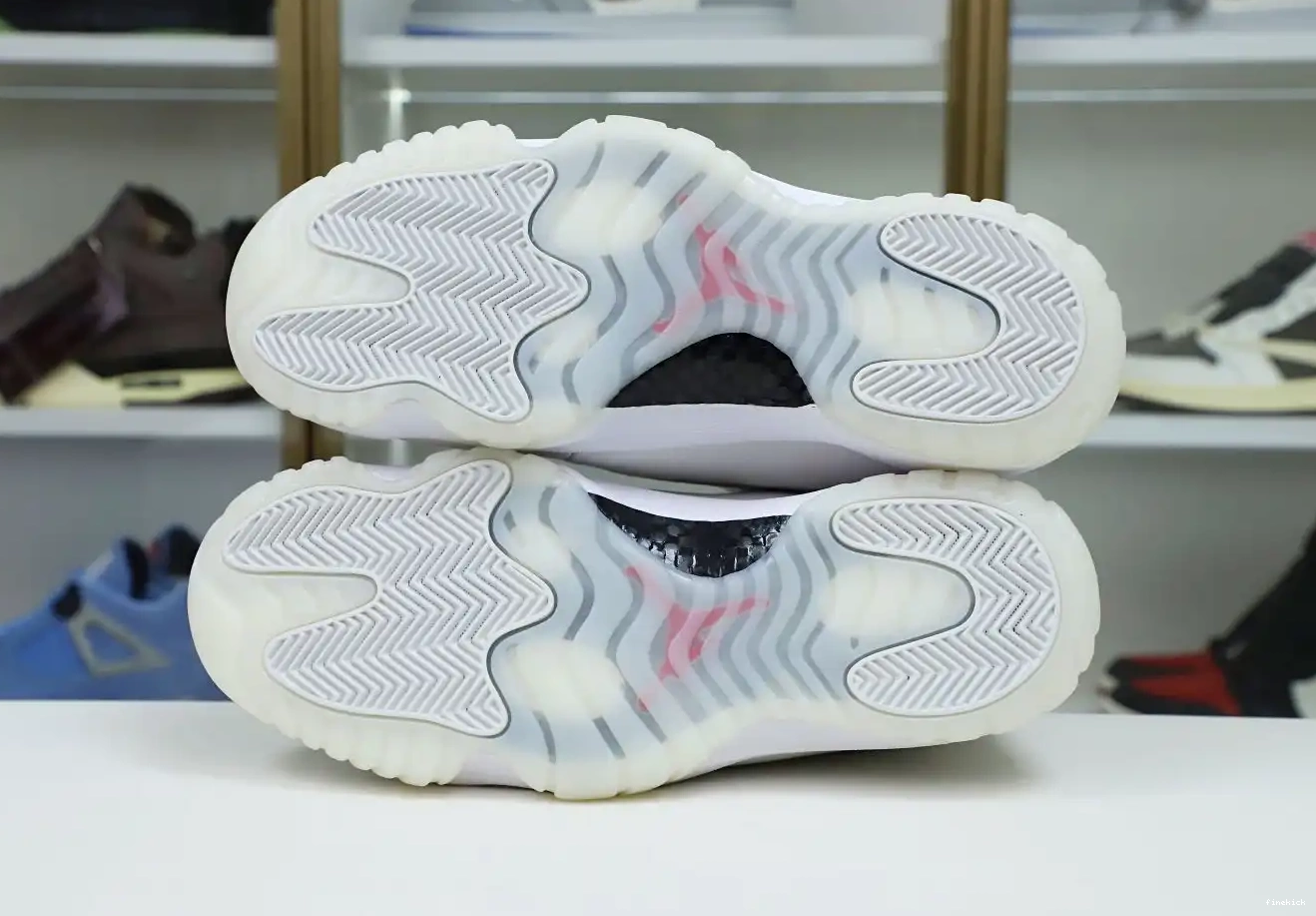 XI RETRO PLATINUM 11 JORDAN TINT AIR 0424